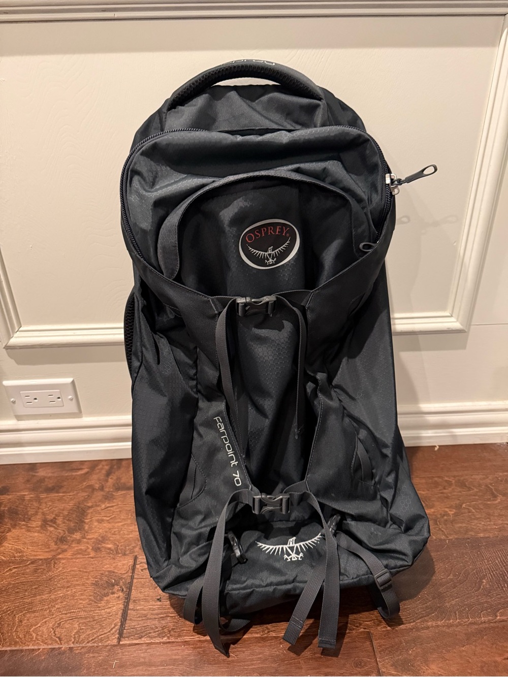 Osprey Farpoint 70 black travel backpack